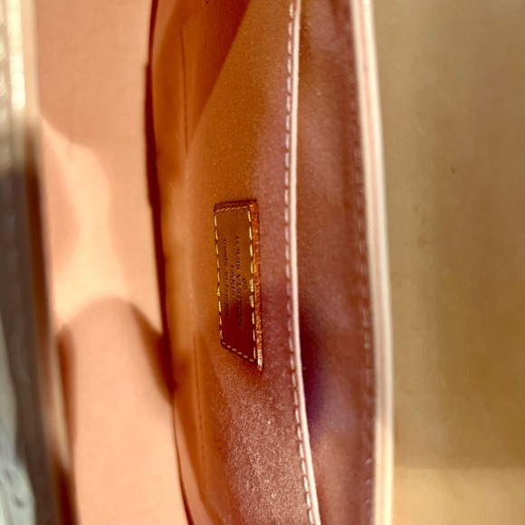 Louis Vuitton Louis Vuitton Pink Vernis Leather Biscayne Bay PM - Picture 10 of 11